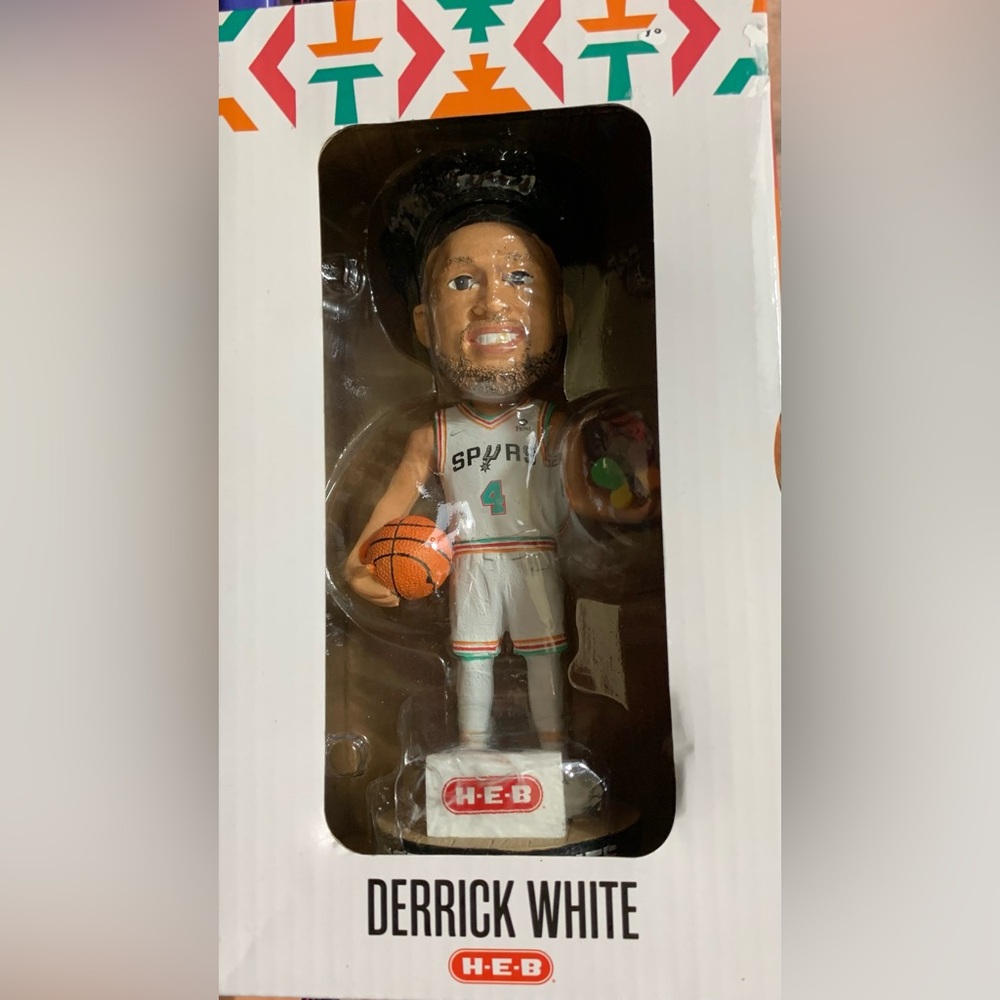 SAN ANTONIO SPURS DERRICK WHITE BOBBLEHEAD GAME NBA UNOPENED HEB.